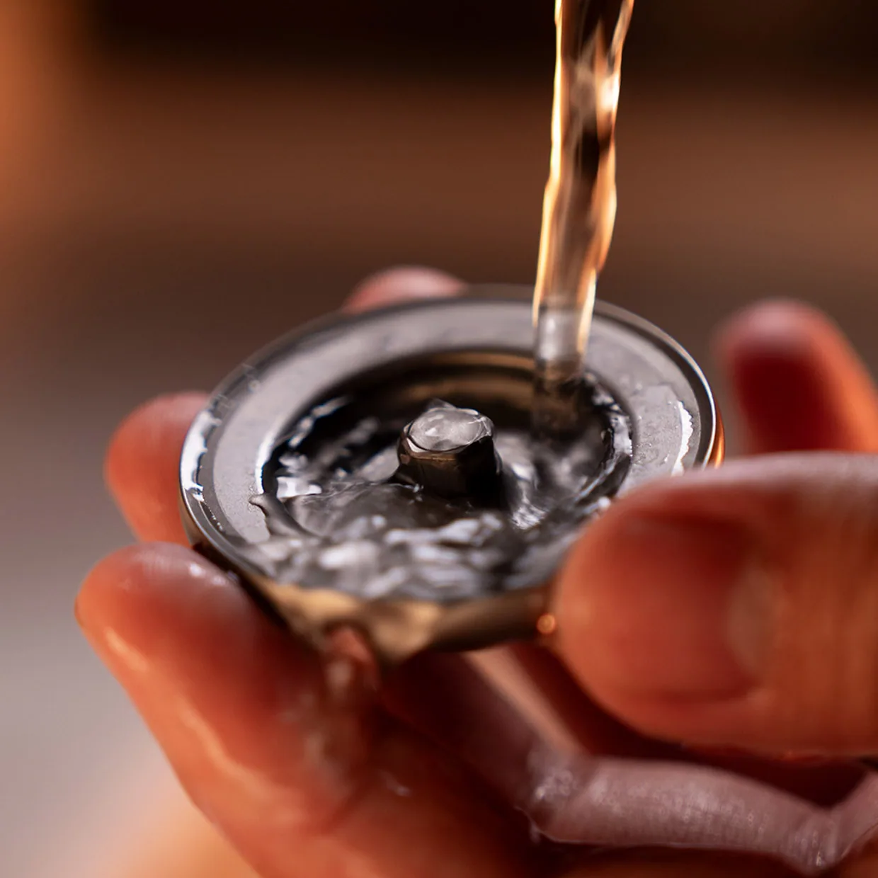 Zephyra: Scent-Diffusing Spinning Top