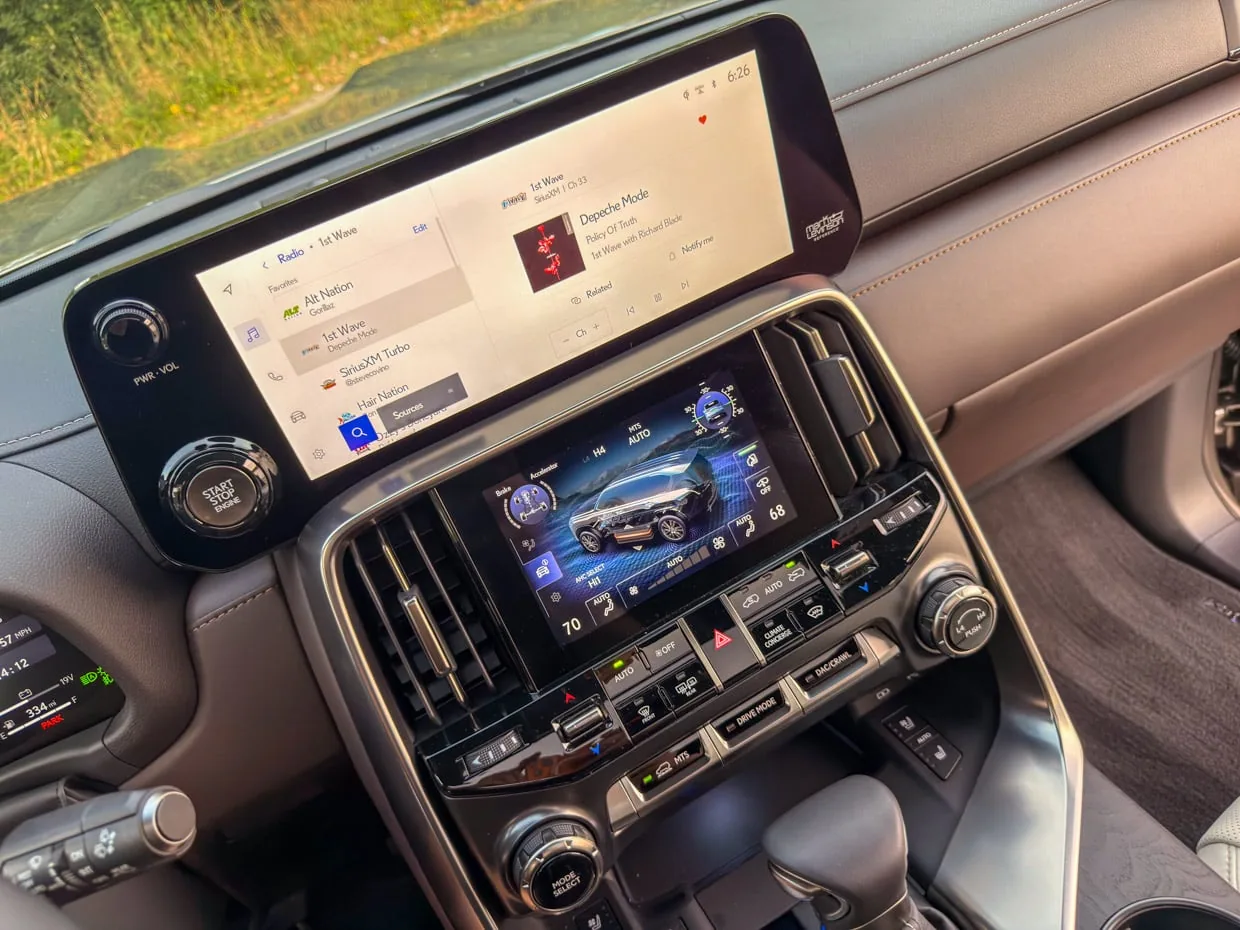 2026 Lexus LX 600 - Dashboard and Screens